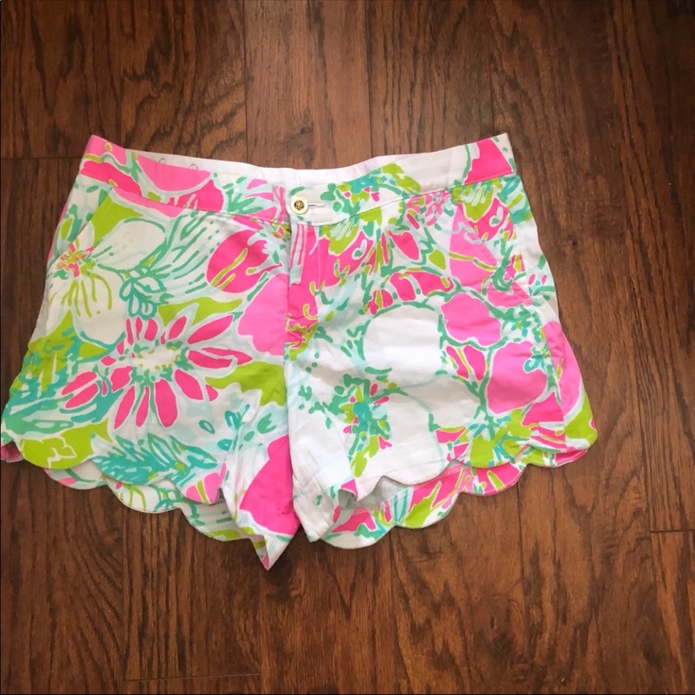 Lilly Pulitzer scalloped shorts